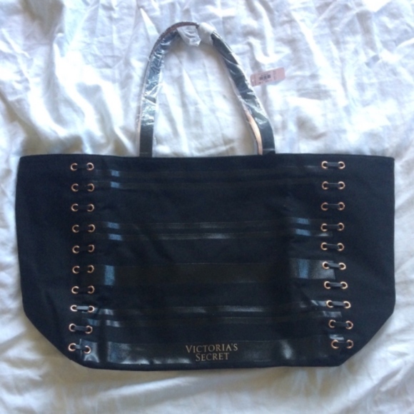SALE❤️Victoria SECRET CHAIN  GETAWAY TOTE BAG - Picture 3 of 3